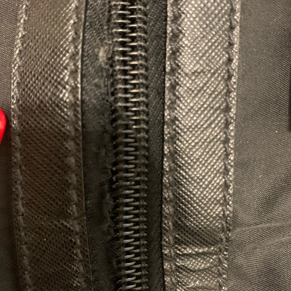 Prada Black Duffel Bag Sleek Durable Travel Essential - Picture 10 of 17
